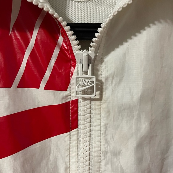 Women’s Nike Jacket - Picture 7 of 7